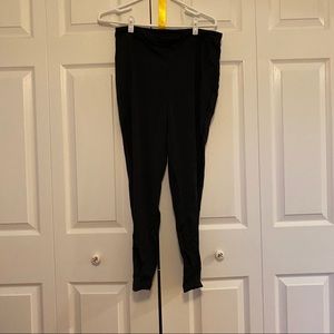 ✨Black Shiny Leggings✨